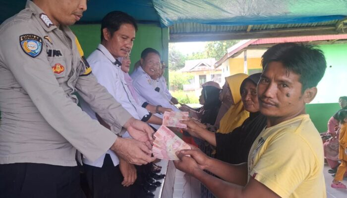 PEMDES POLEWALI KECAMATAN LAINEA SALURKAN BLT-DD SEBANYAK 26 KPM UNTUK JANDA LANSIA DAN WARGA SAKIT KRONIS