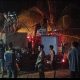 PT Sambas Minerals Mining Bersama Kontraktor Turunkan Water Truck Bantu Padamkan Kebakaran Lahan di Kelurahan Amondo.